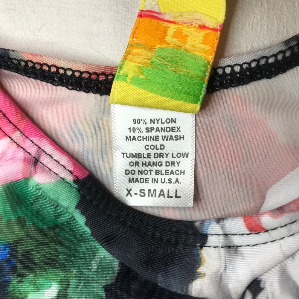 Kortni Jeane Swim Top Floral Poppies XS RARE - Picture 6 of 8